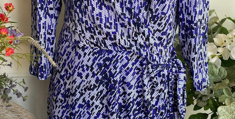 NWT Ivy & Blu Wrap Dress w/ tie - Size 16